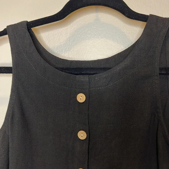 Beachsissi Black Casual Tank Top with Buttons Size Medium Closet Staple - Picture 3 of 7